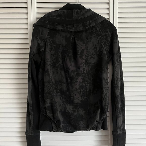 Lululemon To Class Jacket black & grey tie dye size 4 rare - Picture 8 of 14